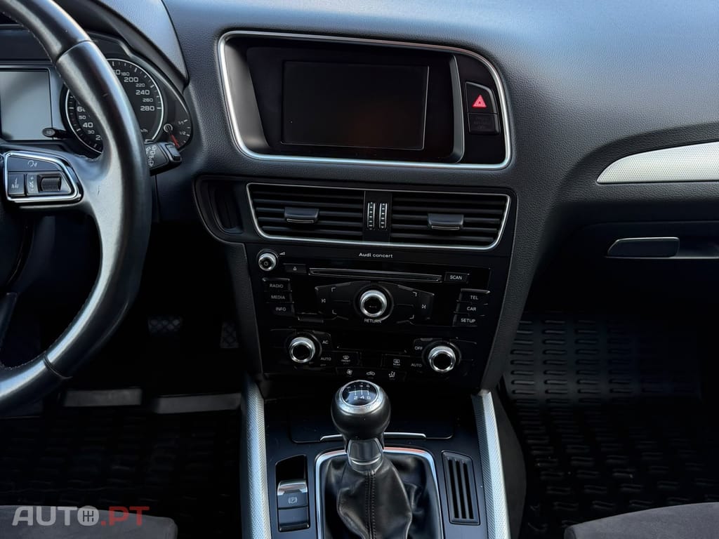Audi Q5 2.0 TDi Business Line S-line — fotografia 17