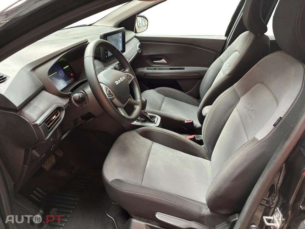 Dacia Jogger 1.6 Hybrid Extreme 7L