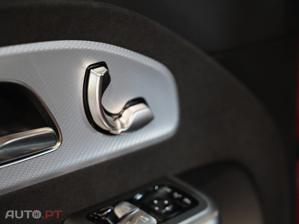 Mercedes-Benz CLA 250 com tecnologia EQ