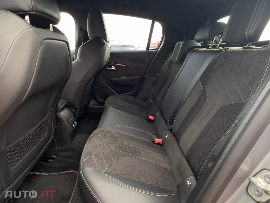 Peugeot E-208 50 kWh GT