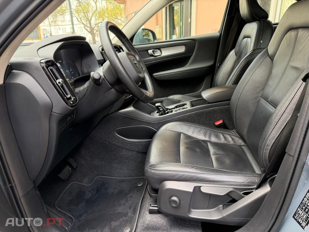 Volvo XC40 T5 Recharge DKG Essential