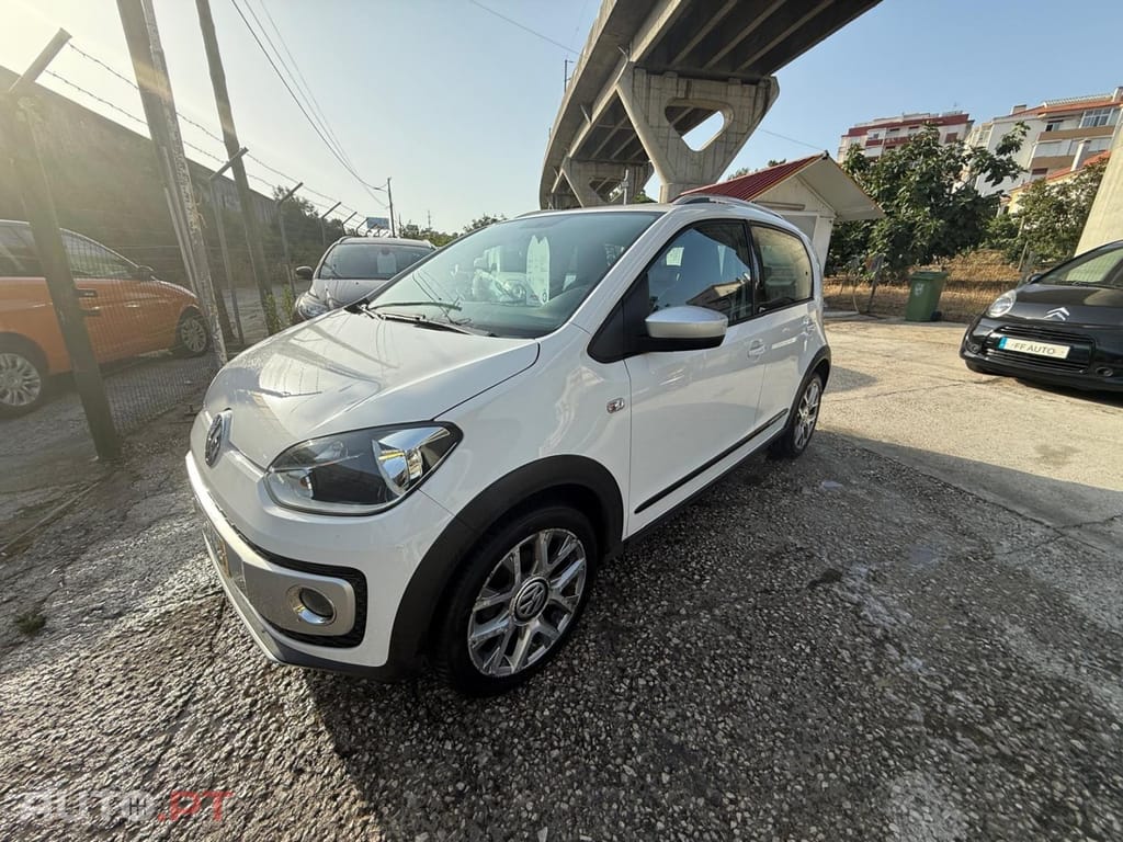 Volkswagen Cross Up! 1.0