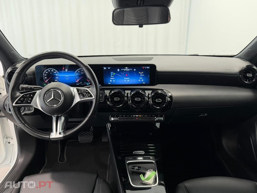 Mercedes-Benz A 200 Outro