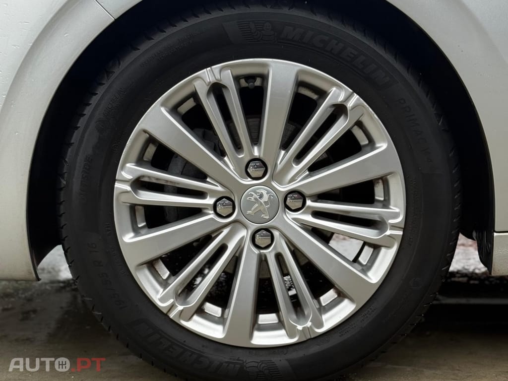 Peugeot 208 1.2 PureTech Style