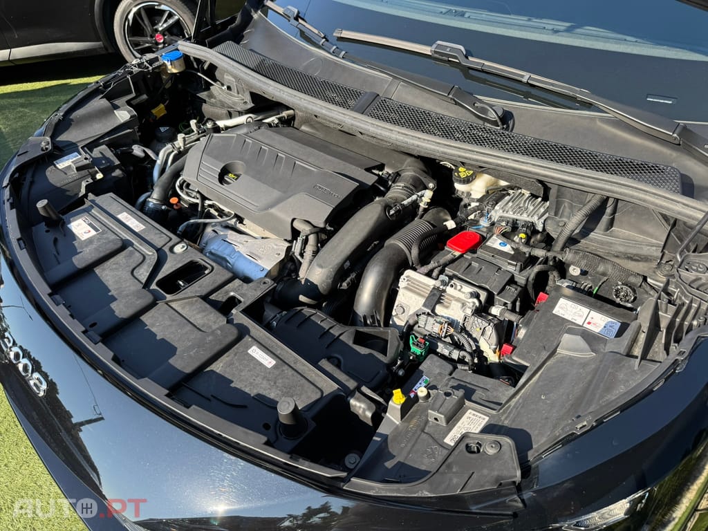 Peugeot 3008 1.6 Hybrid Allure e-EAT8