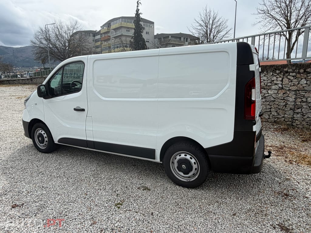 Renault Trafic 1.6 dCI 3LUG c/GPS Iva Dedutível