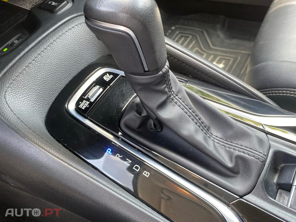 Toyota Corolla SD 1.8 Hybrid Luxury