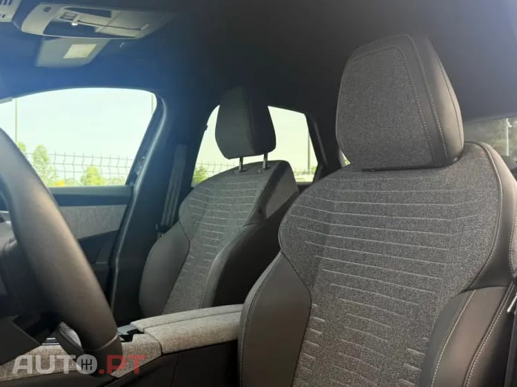 Peugeot 3008 1.2 Hybrid Allure e-DCS6
