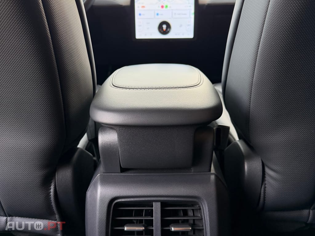 Ford Mustang Mach-E Standard • 75,7 kWh • 294 CV