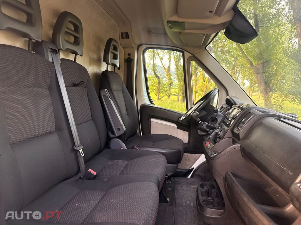 Peugeot Boxer 2.0 BlueHDi 330 L2H2 Premium