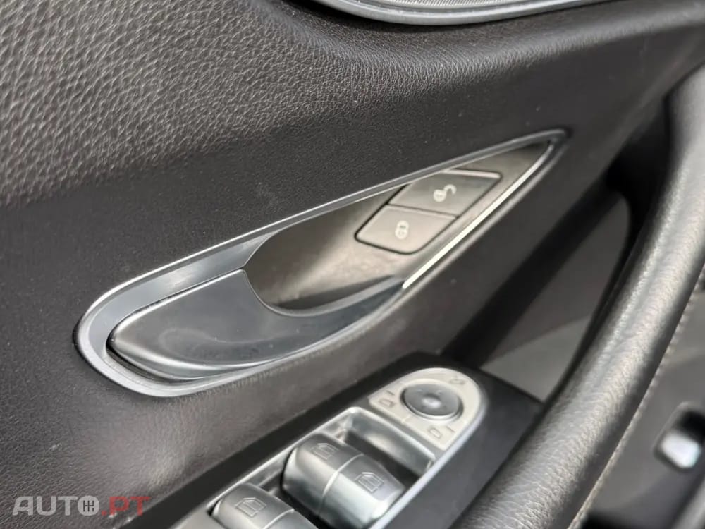 Mercedes-Benz E 220 d AMG Line