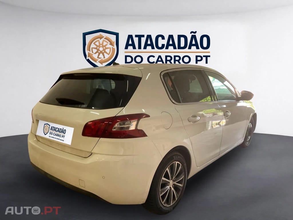 Peugeot 308 1.2 PureTech Allure — fotografia 4