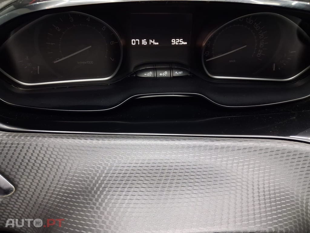 Peugeot 2008 1.2 PureTech Style