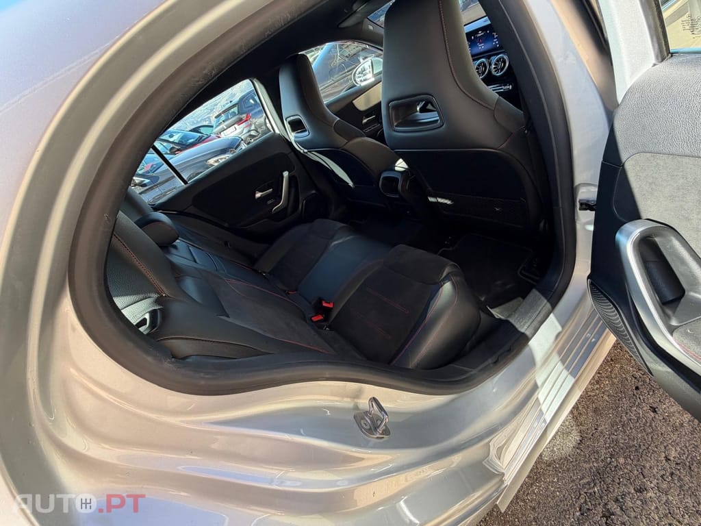 Mercedes-Benz A 250 e AMG LINE