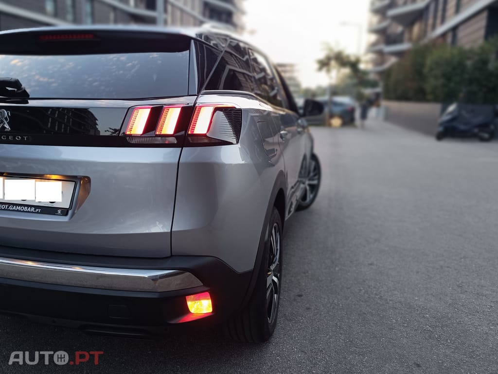 Peugeot 3008 1.5 BlueHDi Allure EAT8 - Nacional