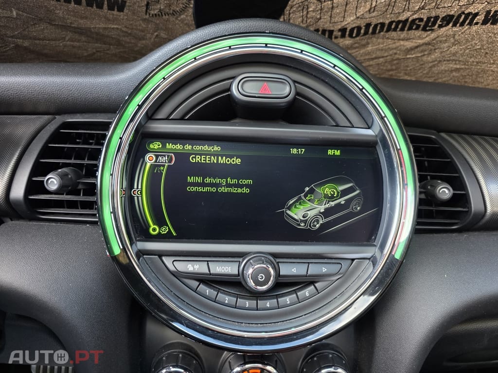 MINI Cooper John Cooper Works Auto Desportiva