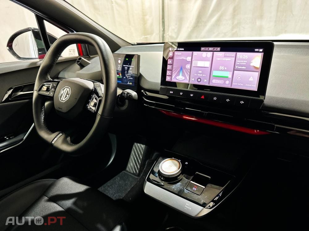 MG MG4 64 kWh Luxury