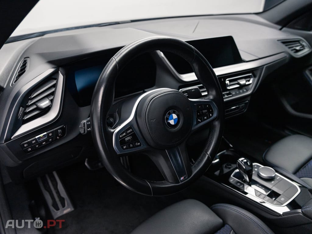 BMW 218 i Pack Desportivo M