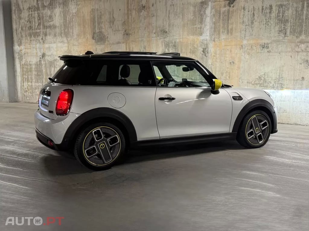 MINI Cooper Cooper SE Yours