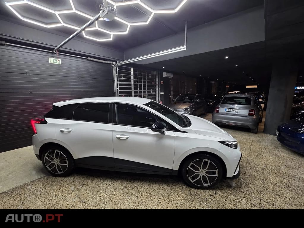 MG MG4 64 kWh Luxury