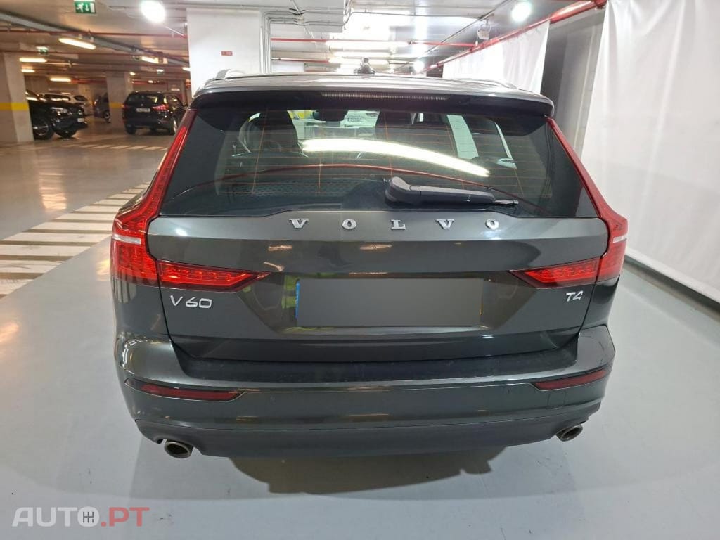 Volvo V60 2.0 T4 Momentum Plus