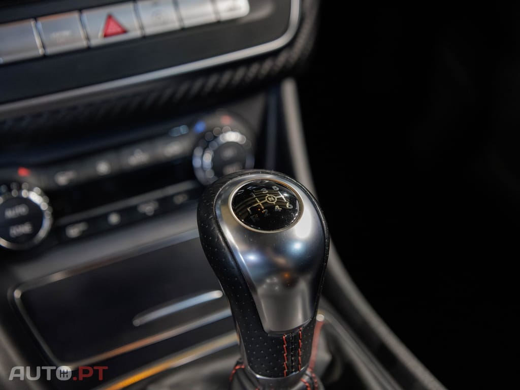 Mercedes-Benz A 180 d AMG Line