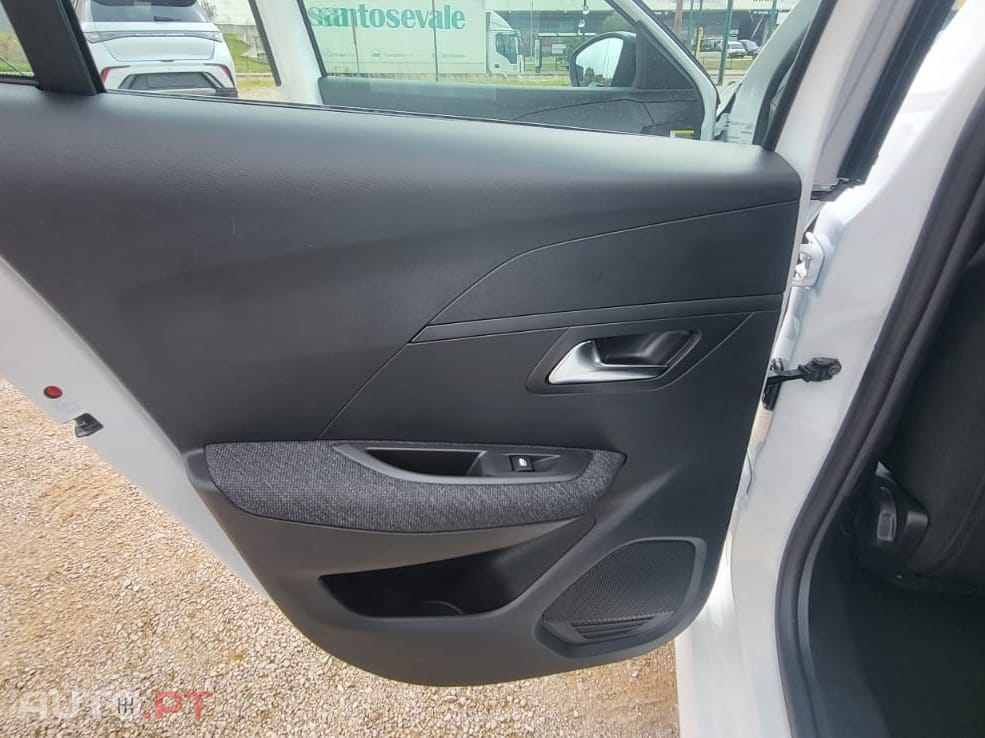 Peugeot E-208 50 kWh Style