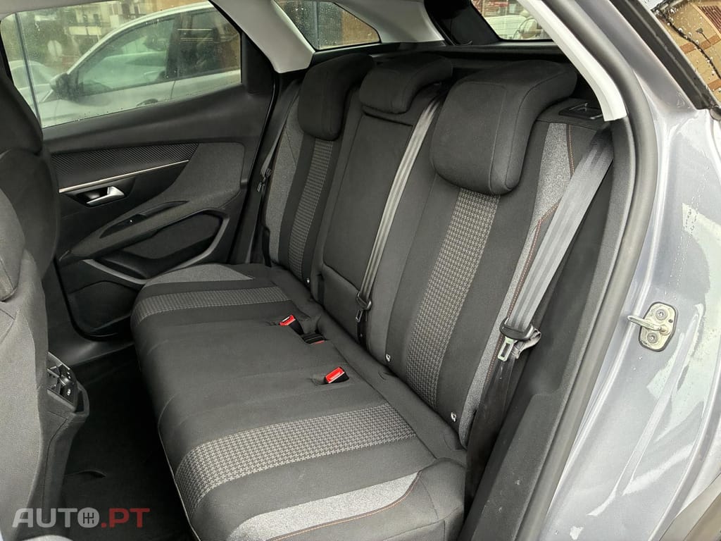 Peugeot 3008 1.5 BlueHDi Active
