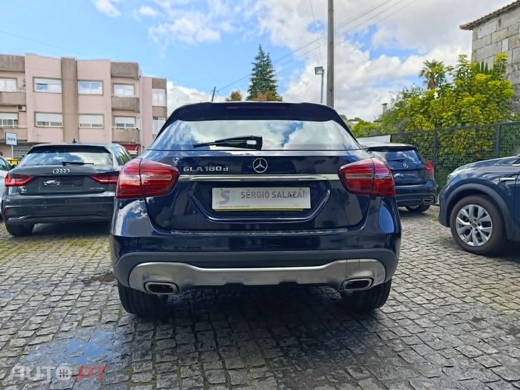Mercedes-Benz GLA 180 URBAN SPORT