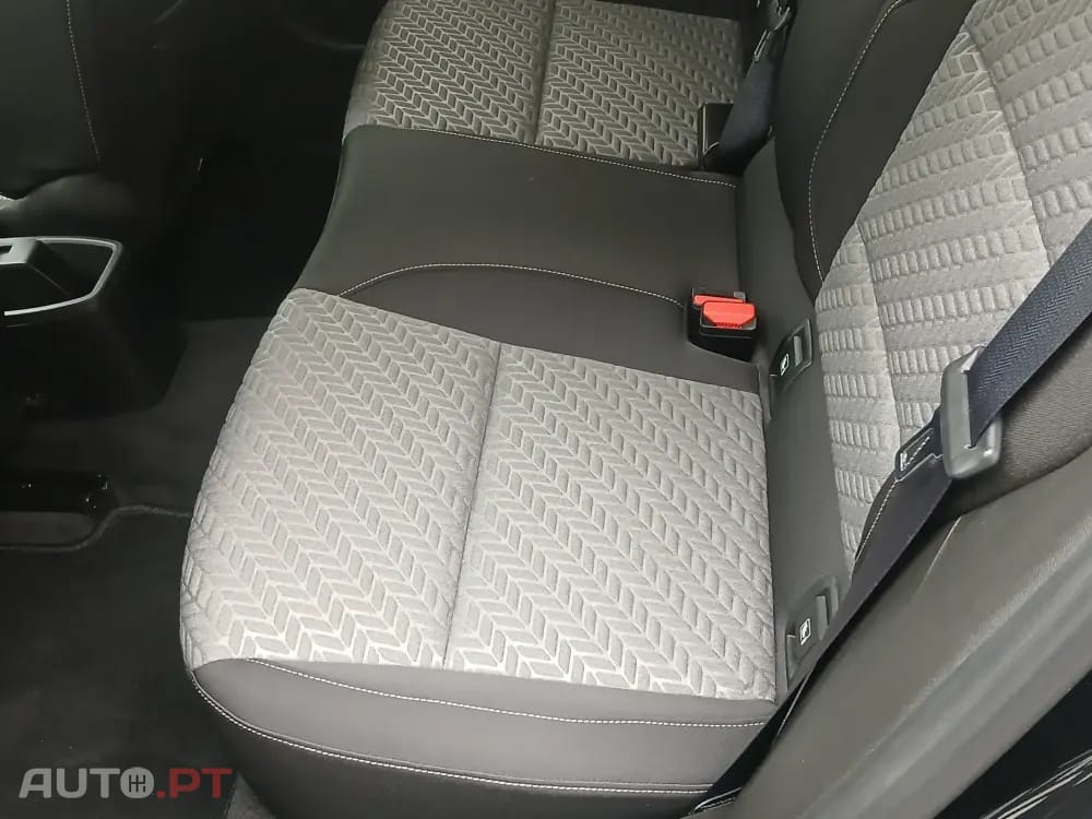 Renault Clio Outro