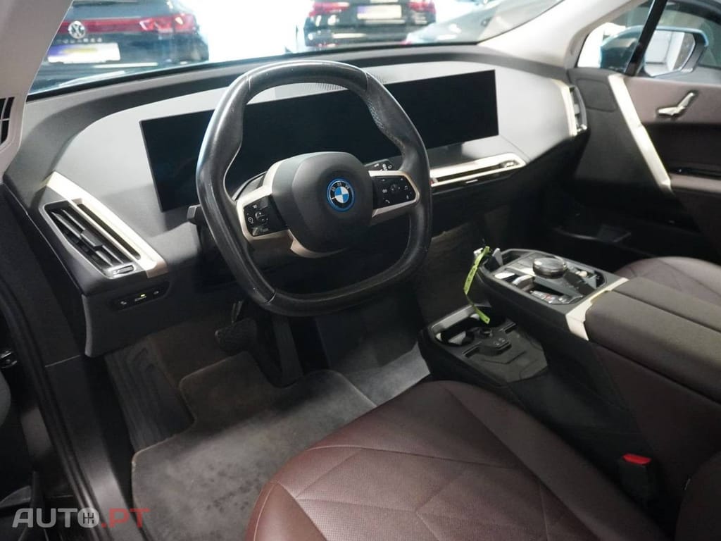 BMW iX xDrive 40