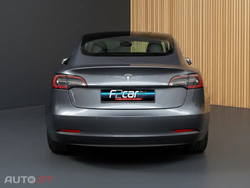 Tesla Model 3 Standard Range Plus RWD