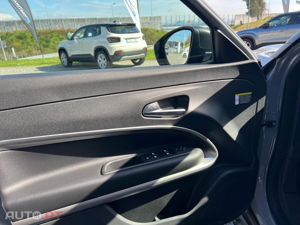 Jeep Avenger 1.2 4xe Hybrid eAWD Upland