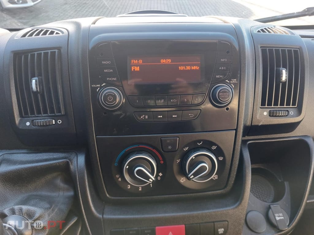 Peugeot Boxer 2.2 BlueHDi 333 L2H2 Pro - IVA Dedutível