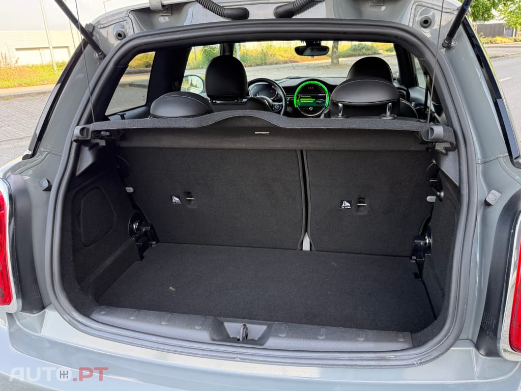 MINI Cooper Cooper SE Premium Essential