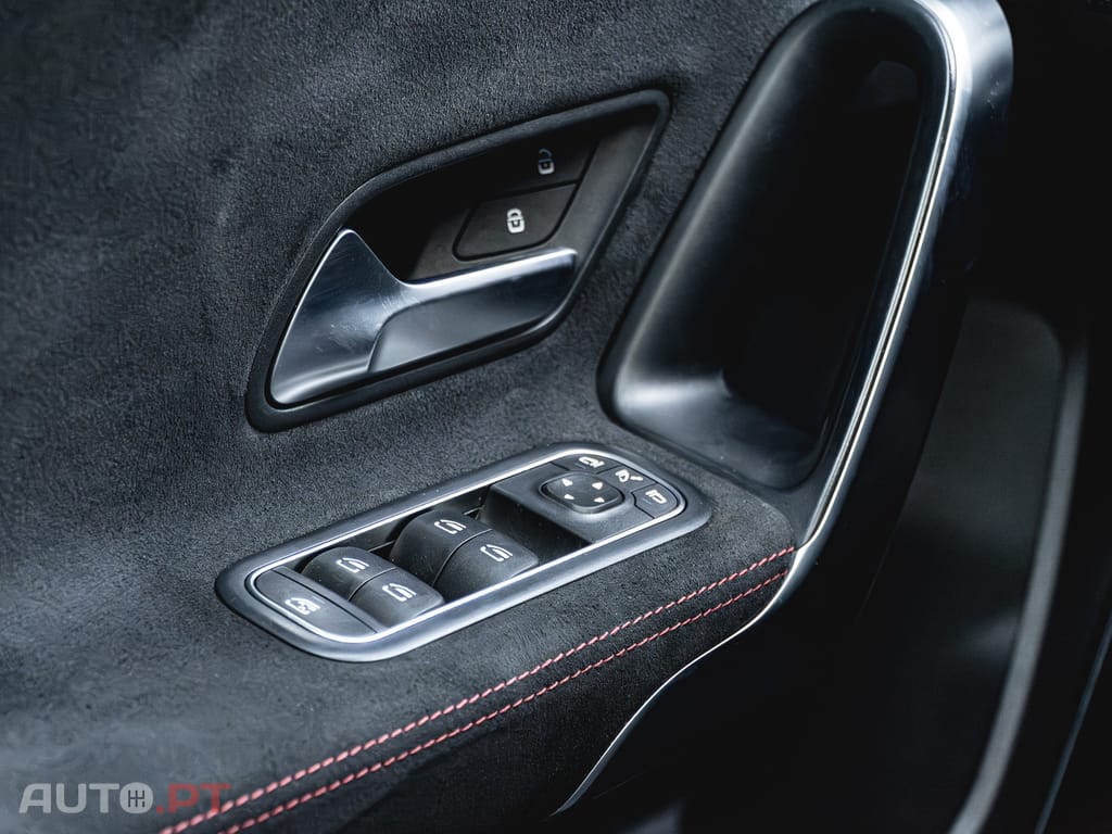 Mercedes-Benz A 180 d AMG Line PACK NIGHT