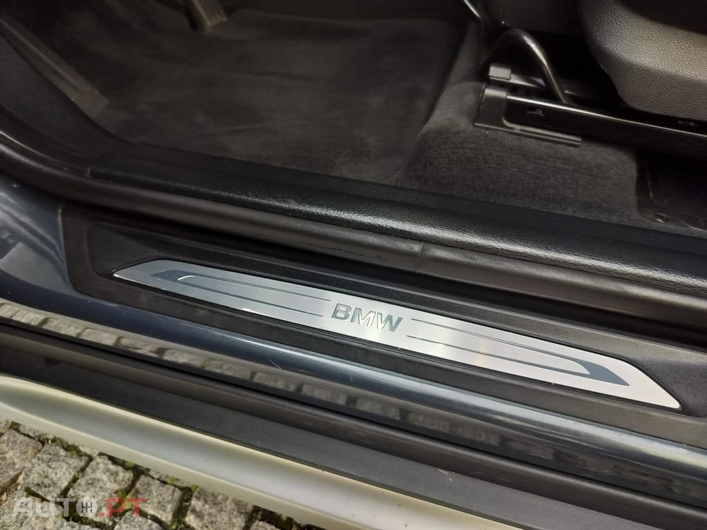 BMW X1 SDrive 16d XLine M-Pack