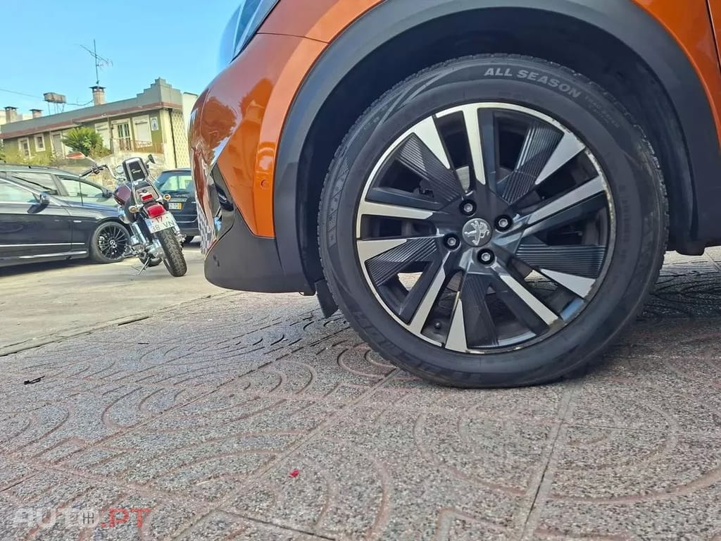 Peugeot 2008  Puretech 130 Stop Start Gt  Line Edition