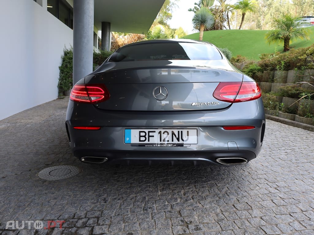 Mercedes-Benz C 180 Coupé AMG — fotografia 14