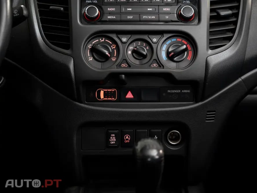 Mitsubishi L200 2.3 DI-D CD Invite 4WD