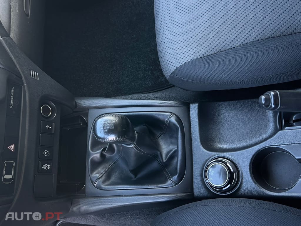 Mitsubishi L200 2.4 DI-D CD Invite Space Cab 3L 4WD