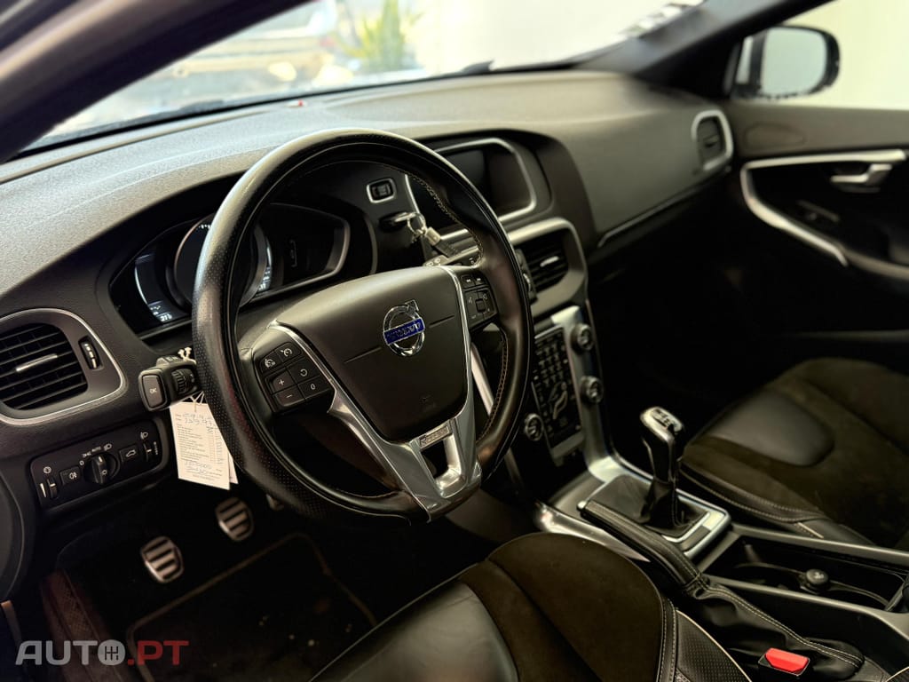 Volvo V40 2.0 D2 R-Design