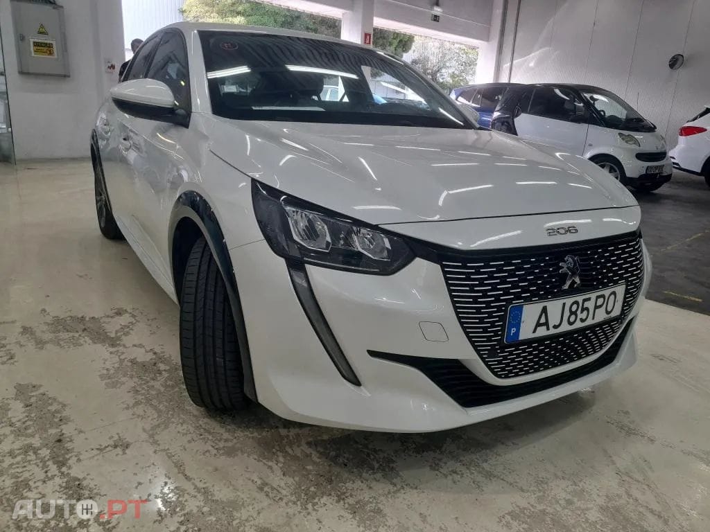 Peugeot E-208 50 kWh Allure