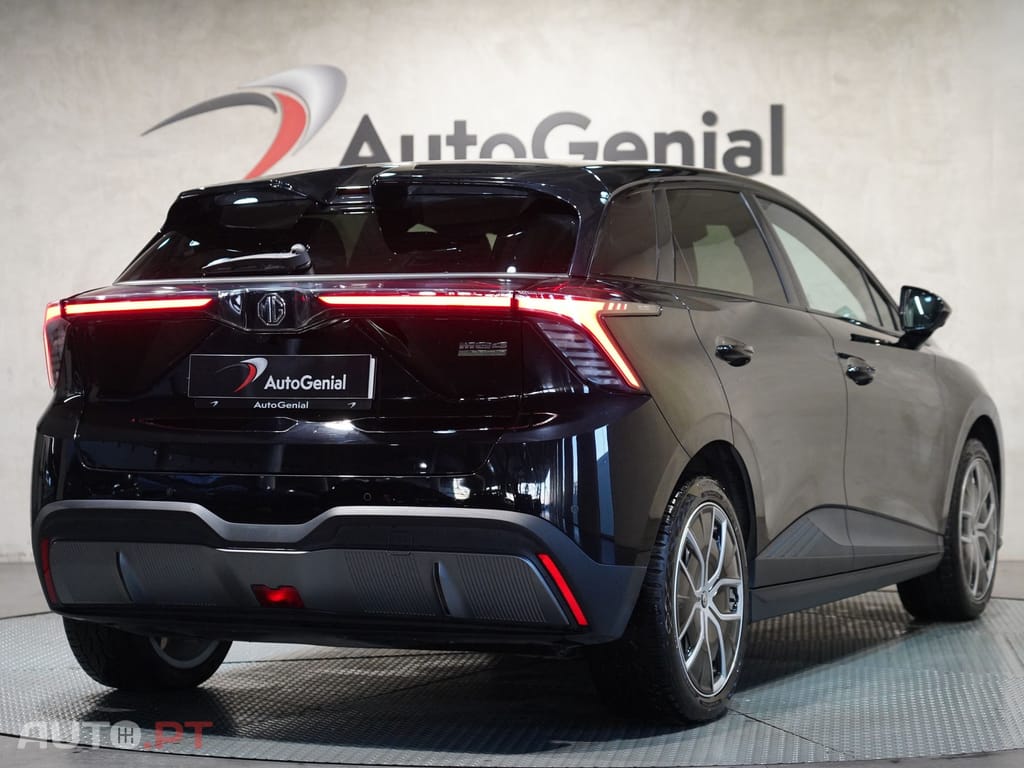 MG MG4 64 kWh Luxury