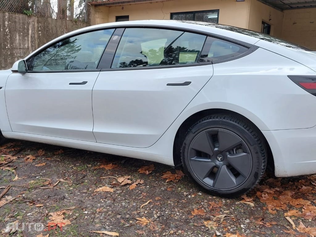 Tesla Model 3 Standard RWD