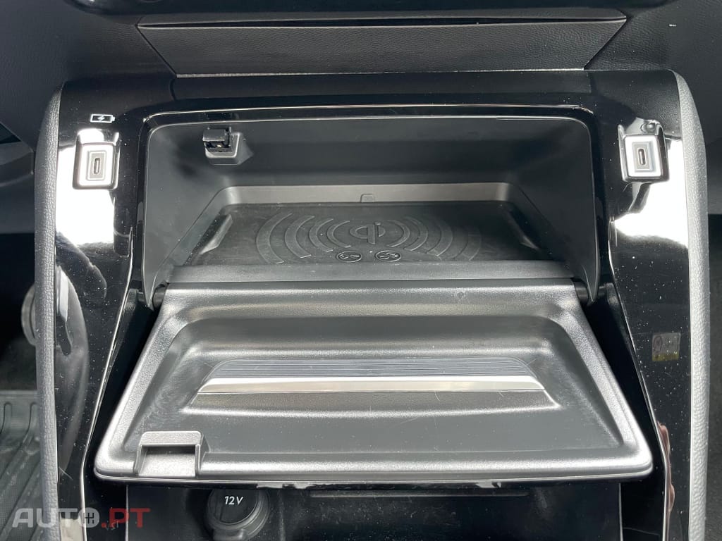 Peugeot 2008 1.2 Hybrid Allure e-DCS6