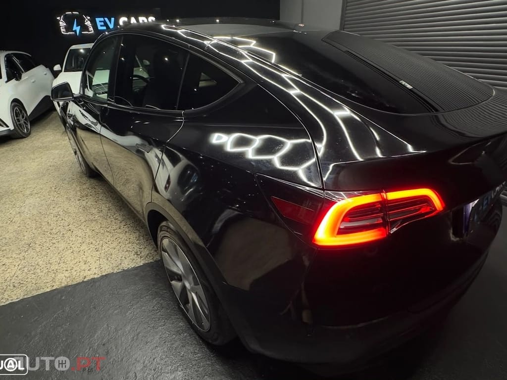Tesla Model Y RWD