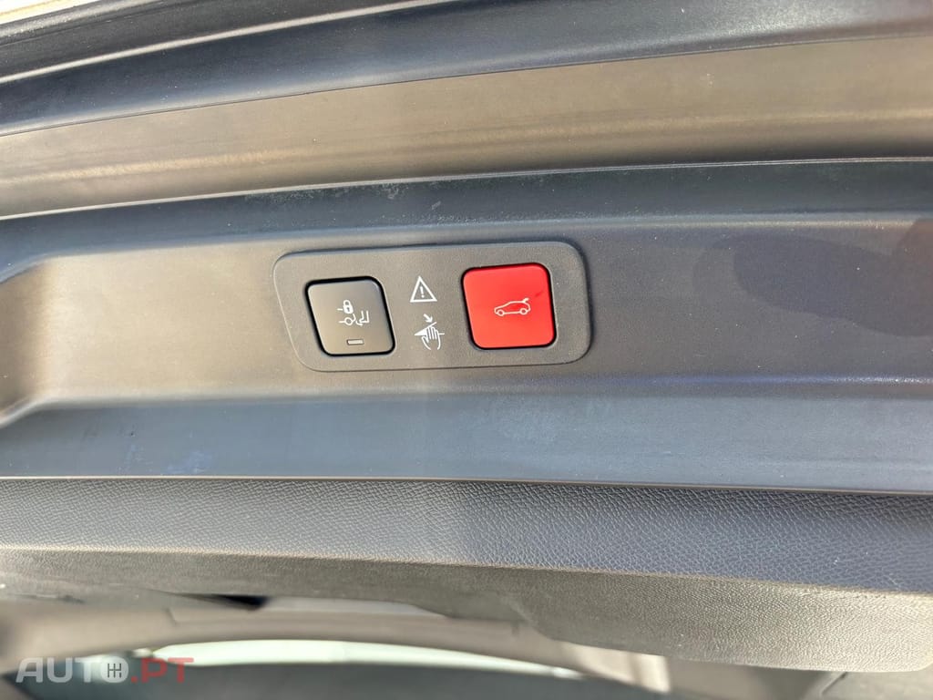 Peugeot 5008 1.5 BlueHDi Allure EAT8