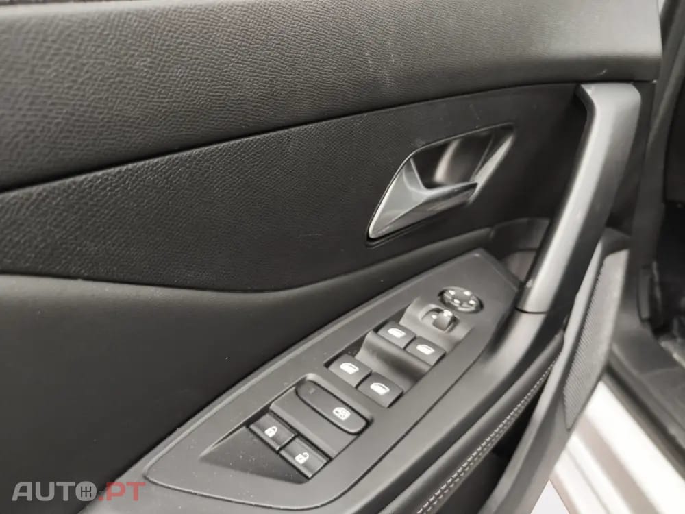 Peugeot 308 SW 1.2 PureTech Allure EAT8