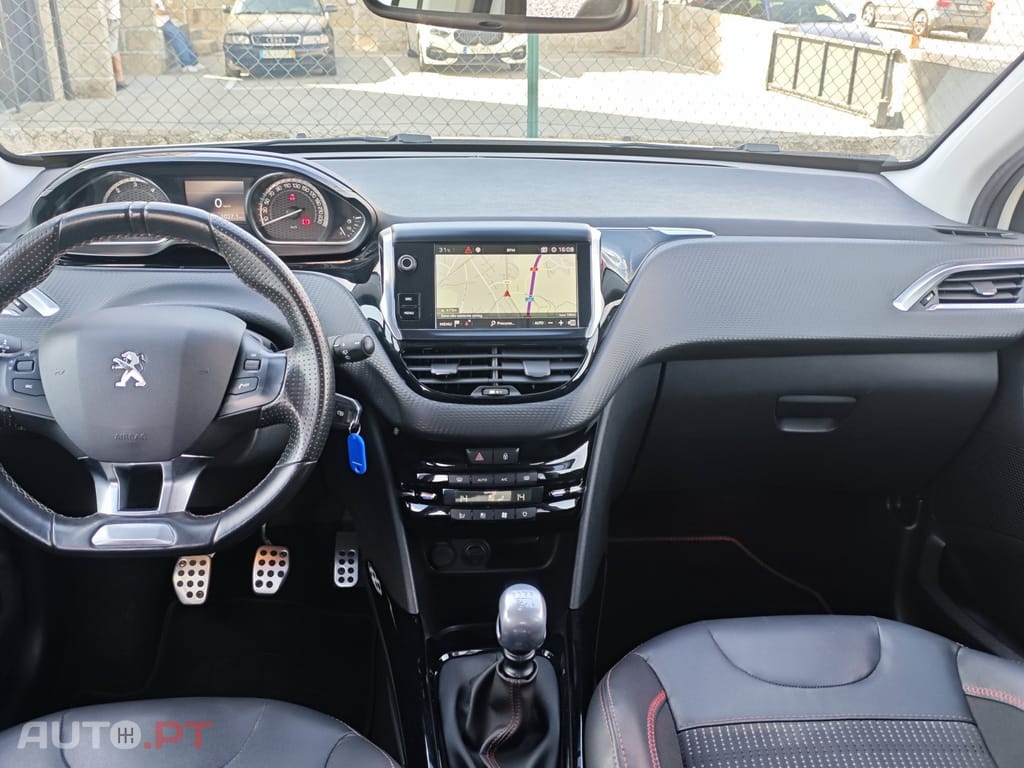 Peugeot 2008 1.6 BlueHDi GT Line